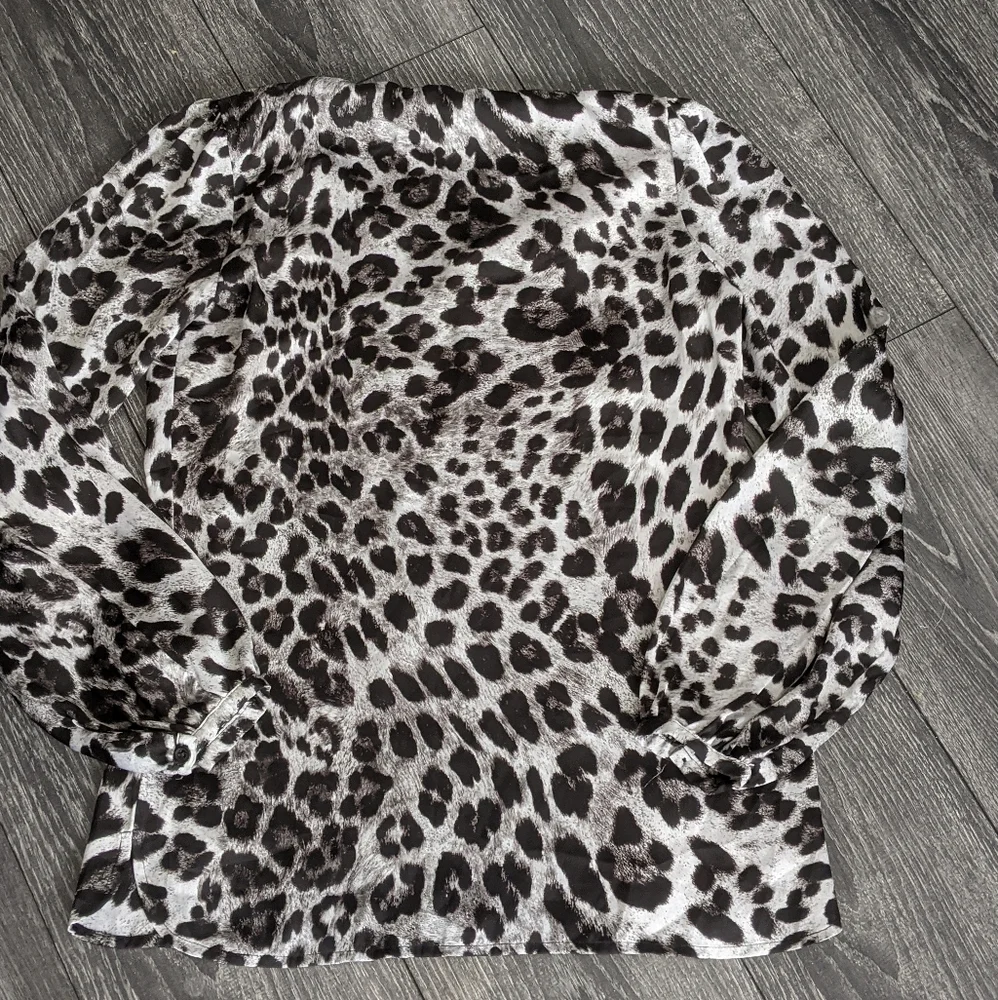 MICHAEL KORS - Yesler Leopard-Print Blouse - Picture 4 of 11